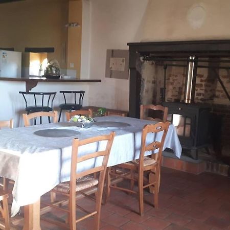 Gite A La Ferme, Avec Animaux, Fromages Et Nature Neuville-les-Decize Eksteriør bilde